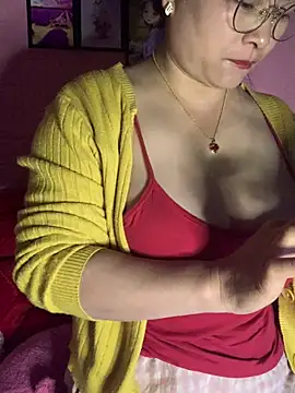 Star-sweet01 online show from February 5, 2026, 1:01 am