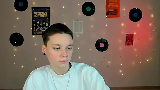 Snapshot of emi_fade chatting on February 2, 2026, 9:30 am emi fade online show from February 2, 2026, 9:30 am