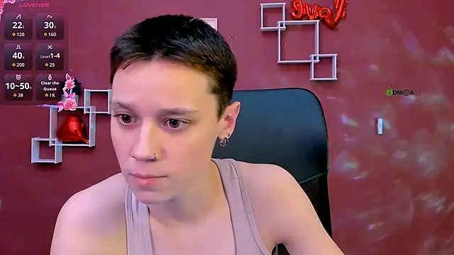 Snapshot of emi_fade chatting on February 16, 2026, 1:43 pm emi fade online show from February 16, 2026, 1:43 pm