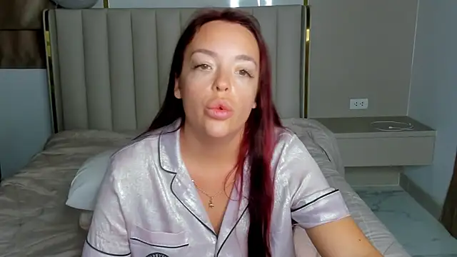 Snapshot of stellaa_quenn chatting on May 22, 2026, 12:08 am stellaa quenn online show from May 22, 2026, 12:08 am