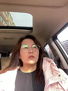 Youyou 12 online show from March 21, 2026, 6:47 am