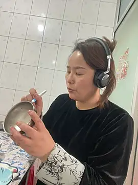 Snapshot of Youyou_12 chatting on March 2, 2026, 7:48 am Youyou 12 online show from March 2, 2026, 7:48 am