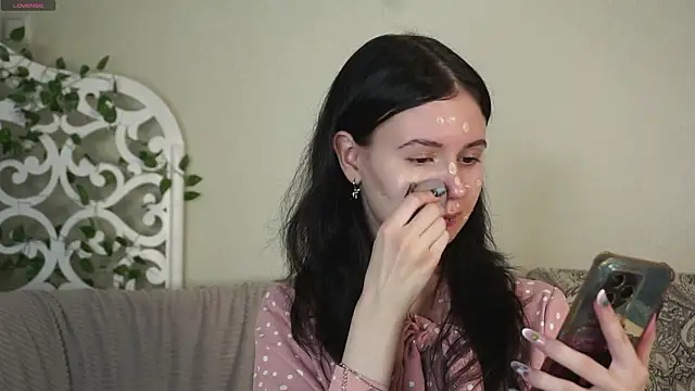 Glow hollow online show from February 14, 2026, 3:40 am