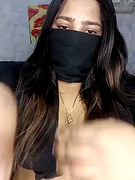 Cute G online show from March 11, 2026, 8:03 pm