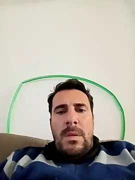 NatanCasad0 online show from February 4, 2026, 5:19 pm