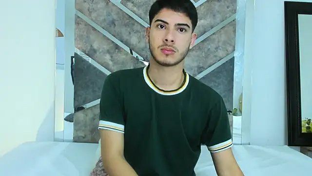 Snapshot of Apolo_Gray chatting on February 4, 2026, 4:29 am Apolo Gray online show from February 4, 2026, 4:29 am