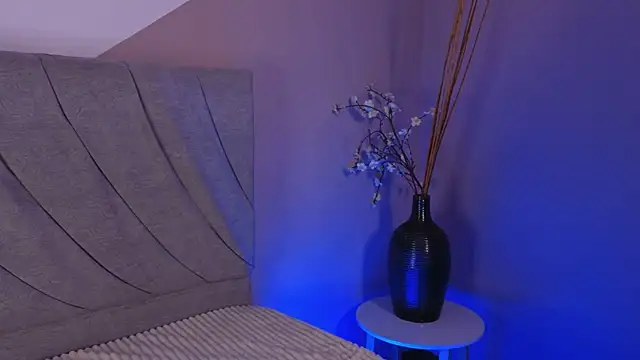 alaiaaddict online show from March 31, 2026, 8:44 pm