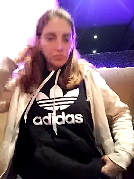 laparejaideal08 online show from March 10, 2026, 10:47 pm