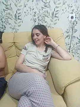 laparejaideal08 online show from April 7, 2026, 9:49 pm