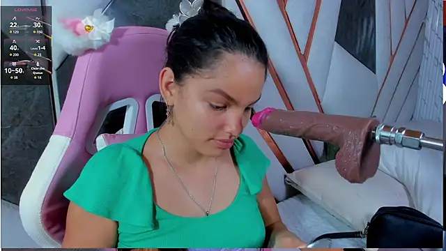 Snapshot of isa_kolins chatting on June 10, 2026, 11:22 am isa kolins online show from June 10, 2026, 11:22 am