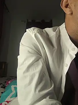 Snapshot of logan-31 chatting on February 6, 2026, 5:14 am logan-31 online show from February 6, 2026, 5:14 am