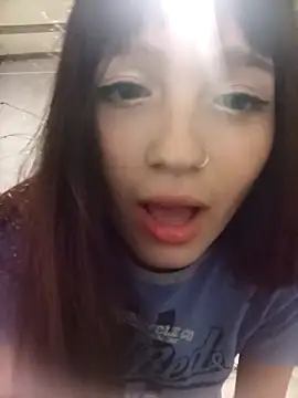 Snapshot of dieciochoyundia chatting on March 2, 2026, 12:44 am dieciochoyundia online show from March 2, 2026, 12:44 am