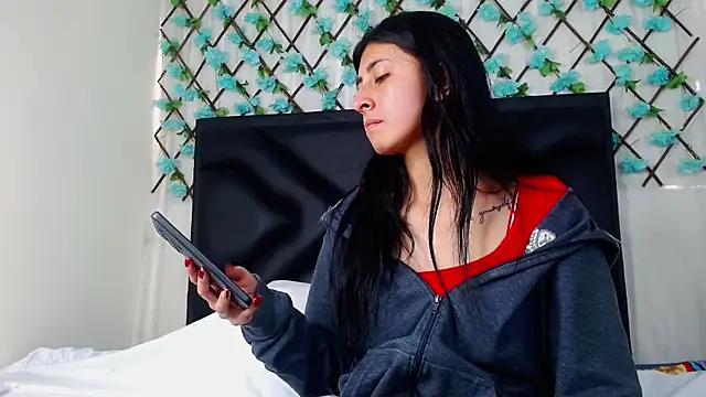 Snapshot of EmmaWilliamss4 chatting on February 12, 2026, 3:01 pm EmmaWilliamss4 online show from February 12, 2026, 3:01 pm