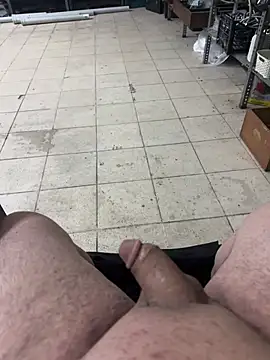 Snapshot of Can3438q chatting on February 11, 2026, 10:31 pm Can3438q online show from February 11, 2026, 10:31 pm