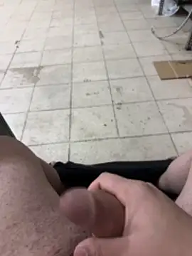 Snapshot of Can3438q chatting on February 8, 2026, 9:56 pm Can3438q online show from February 8, 2026, 9:56 pm