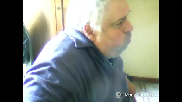 Snapshot of swichcassanesi chatting on February 15, 2026, 1:21 pm swichcassanesi online show from February 15, 2026, 1:21 pm