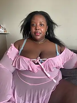 Snapshot of BouncyBBW chatting on June 27, 2026, 12:22 pm BouncyBBW online show from June 27, 2026, 12:22 pm