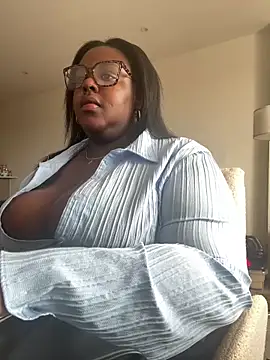 Snapshot of BouncyBBW chatting on June 15, 2026, 11:54 am BouncyBBW online show from June 15, 2026, 11:54 am