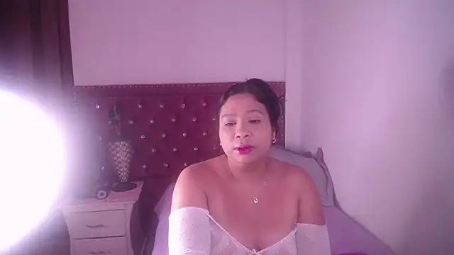 Snapshot of miafuegolatino chatting on July 22, 2026, 2:57 am miafuegolatino online show from July 22, 2026, 2:57 am