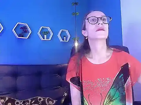 Snapshot of laurasofia45 chatting on February 15, 2026, 11:42 am laurasofia45 online show from February 15, 2026, 11:42 am