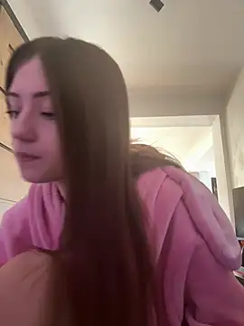 karlaluuvv online show from March 18, 2026, 11:13 am