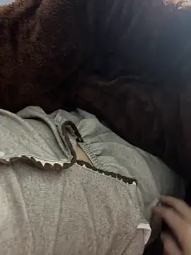 kimoanh102 online show from February 12, 2026, 2:39 pm