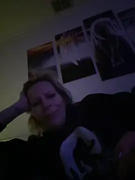 Snapshot of FireAfterDark chatting on February 6, 2026, 6:31 am FireAfterDark online show from February 6, 2026, 6:31 am