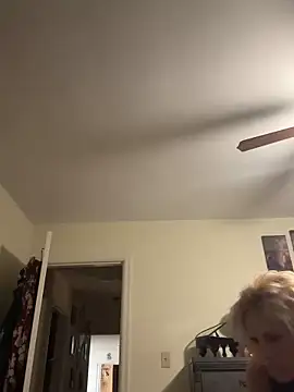 Snapshot of FireAfterDark chatting on February 28, 2026, 1:38 am FireAfterDark online show from February 28, 2026, 1:38 am