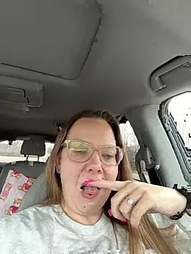 lickablelynn87 online show from February 24, 2026, 3:24 pm