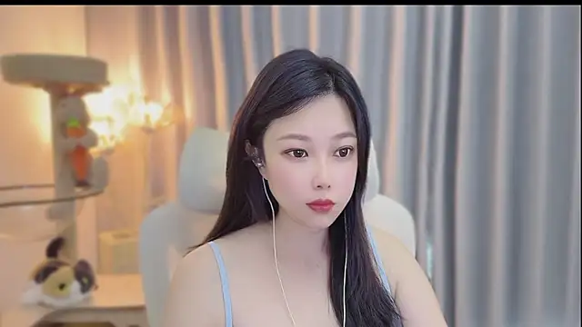 Snapshot of Yumi_yuni chatting on June 9, 2026, 1:50 am Yumi yuni online show from June 9, 2026, 1:50 am
