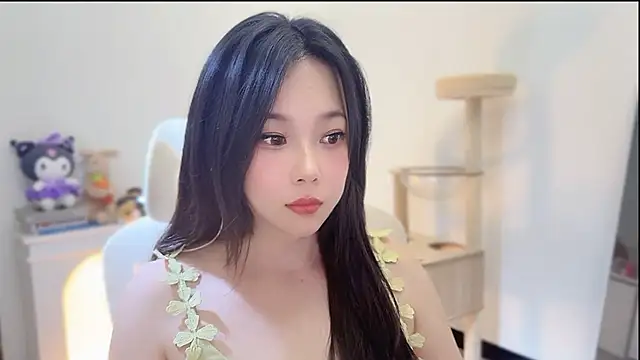 Snapshot of Yumi_yuni chatting on July 4, 2026, 1:04 pm Yumi yuni online show from July 4, 2026, 1:04 pm