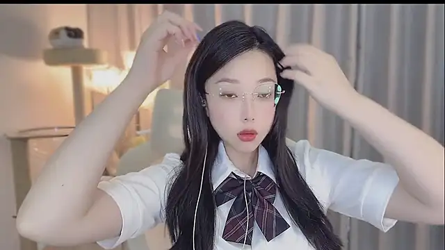 Yumi yuni online show from May 16, 2026, 11:26 pm