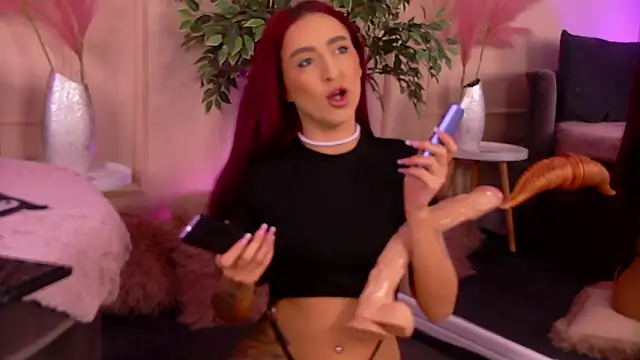 Snapshot of CrystalRedd chatting on February 3, 2026, 6:22 am CrystalRedd online show from February 3, 2026, 6:22 am