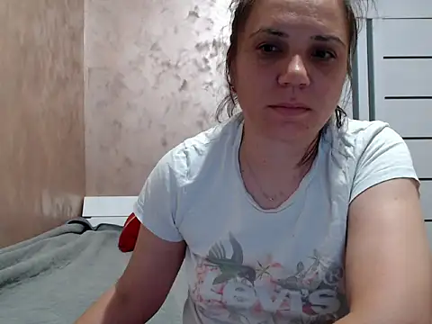 LorraGrey online show from May 31, 2026, 7:58 pm