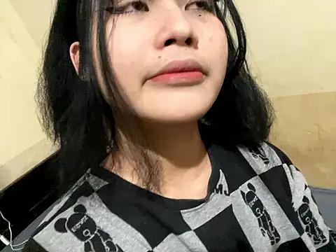 Snapshot of cindysweetcandy chatting on May 13, 2026, 1:40 pm cindysweetcandy online show from May 13, 2026, 1:40 pm