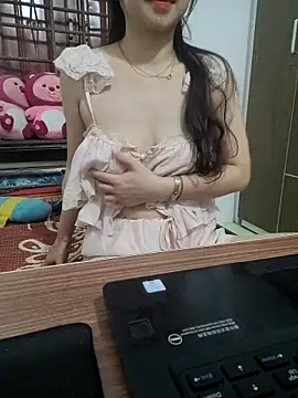 Snapshot of NinaKey chatting on May 19, 2026, 3:52 pm NinaKey online show from May 19, 2026, 3:52 pm