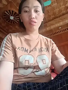 Snapshot of hot-luna- chatting on May 16, 2026, 10:36 am hot-luna- online show from May 16, 2026, 10:36 am