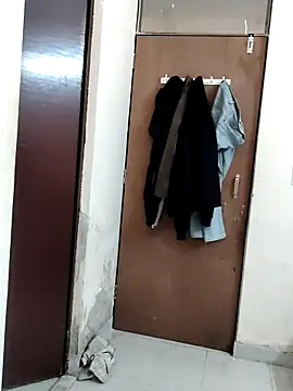 simran sharma01 online show from February 27, 2026, 6:24 am