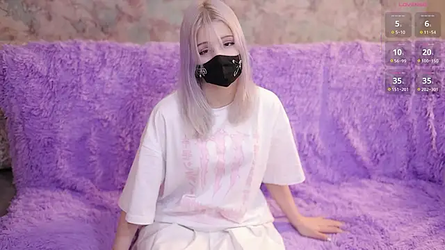 Yunakiss online show from March 5, 2026, 9:22 pm