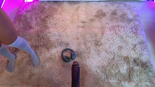 Ladyy brownn online show from March 28, 2026, 11:44 am