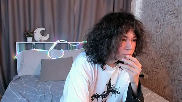 Gentle Flash online show from June 26, 2026, 1:06 pm