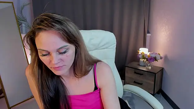 Snapshot of agatha_roose chatting on February 9, 2026, 4:10 am agatha roose online show from February 9, 2026, 4:10 am