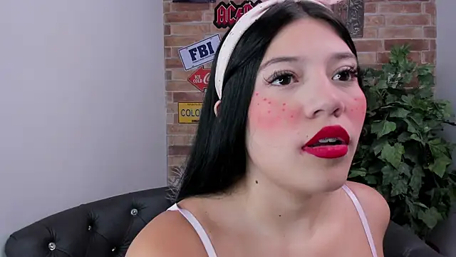 foxy vera online show from April 13, 2026, 11:03 am