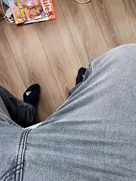 Snapshot of latya111 chatting on February 9, 2026, 2:04 pm latya111 online show from February 9, 2026, 2:04 pm