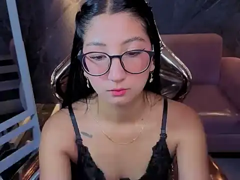 Snapshot of Sophie_jones_b chatting on February 5, 2026, 12:34 pm Sophie jones b online show from February 5, 2026, 12:34 pm