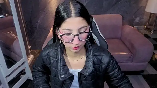 Snapshot of Sophie_jones_b chatting on February 28, 2026, 12:49 pm Sophie jones b online show from February 28, 2026, 12:49 pm