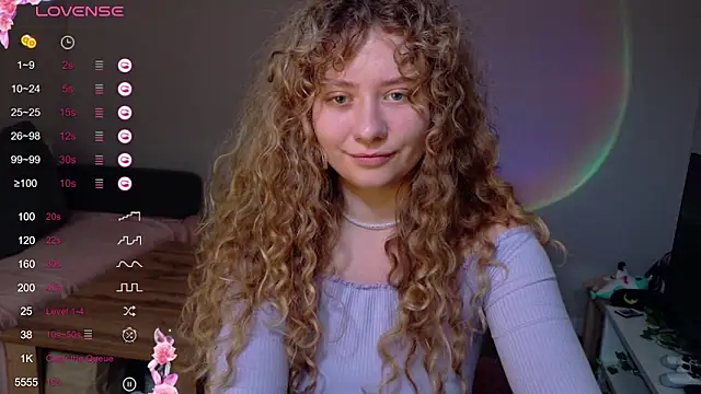 Snapshot of Milounee chatting on June 28, 2026, 8:20 am Milounee online show from June 28, 2026, 8:20 am