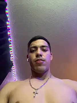 Snapshot of Tupapi696969q chatting on June 5, 2026, 3:22 am Tupapi696969q online show from June 5, 2026, 3:22 am
