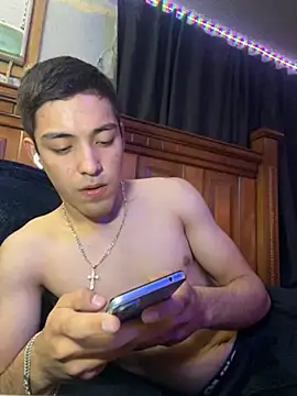 Snapshot of Tupapi696969q chatting on June 3, 2026, 4:13 am Tupapi696969q online show from June 3, 2026, 4:13 am