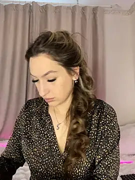 Snapshot of Alyxra chatting on February 8, 2026, 9:07 am Alyxra online show from February 8, 2026, 9:07 am